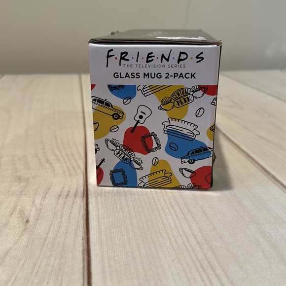 Friends Glass Mug 2 Pack - Picture 4 of 6